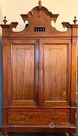 Armadio in legno massello