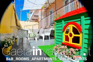 Casa vacan con giardino sulla spiaggia di Serapo