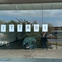 Spazio commerciale in zona strategica