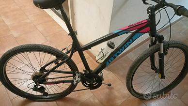 Mountain bike marca BTwin 26 pollici 