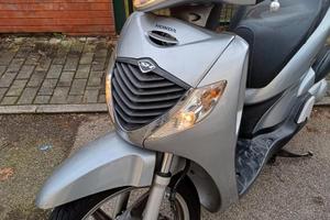 Honda Sh 125 2006 con motore da rifare