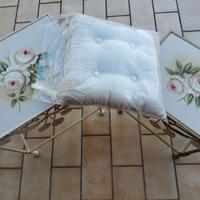 2 sgabelli in ferro battuto decorati a fiori