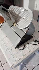 Affettatrice elettruca funzionante