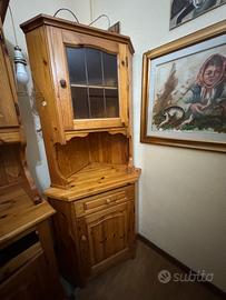 Mobile con anta trasparente vintage