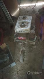 Vari attrezzi agricoli, motozappa, falciatrice