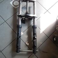 T-Max 500 01 04 08 Forcella gamba