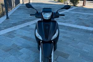 Motorino Piaggio medley S 125
