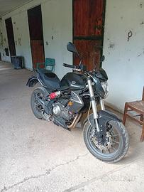 Moto Benelli bn naked 3000 km