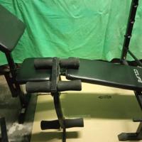 panca e attrezzi da palestra