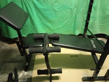 panca e attrezzi da palestra