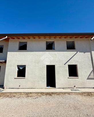 CASA SEMINDIPENDENTE A FIUME VENETO