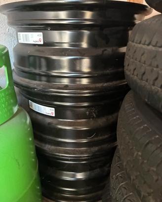 Kit 4 cerchi in ferro 15” Alcar 4026 6Jx15