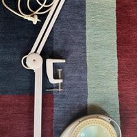 Lampada con lente d’ingrandimento LED