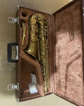 Sax alto Yamaha Yas 61 purple logo
