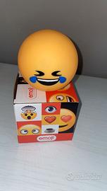 Lampada a Led Nuova Emoji Risata (Con pile)