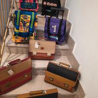 lotto di cartelle e zaini