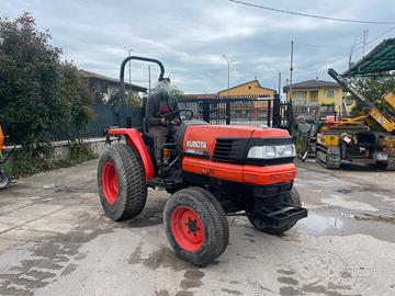 T28 Trattore Kubota 50 CV per prati