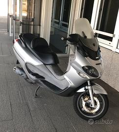 Piaggio x9