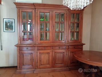 Credenza in legno massiccio