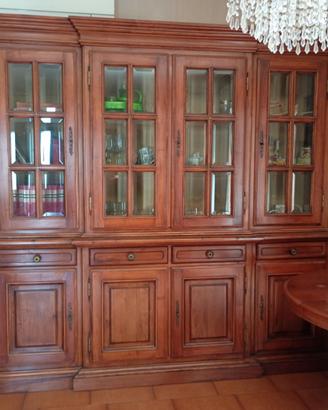 Credenza in legno massiccio