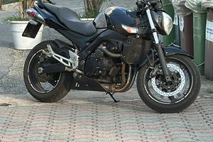 Suzuki gsr 600 2010