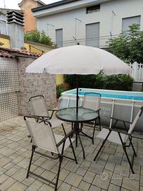 Tavolo e sedie da giardino 