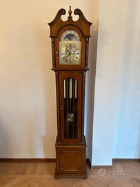 Orologio a pendolo con fasi lunari