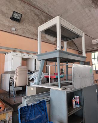 mobili in ferro,sedie, scaffale