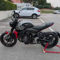 Triumph trident 660