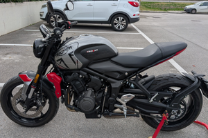 Triumph trident 660