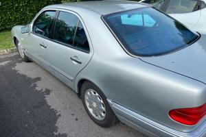E200 Mercedes anno 97