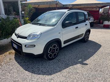 Fiat Panda 1.0 Hybrid City Cross SENZA VINCOLI DI 
