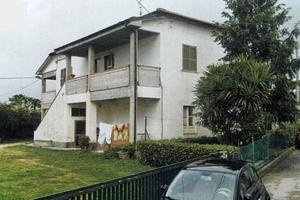 Casa Singola con annessi e corte esterna