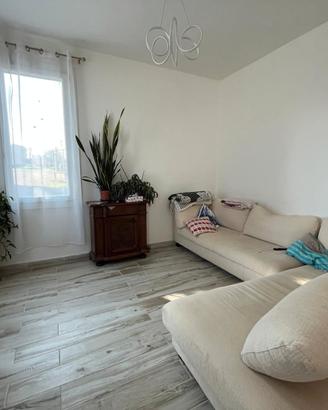 Casa accostata con capanno