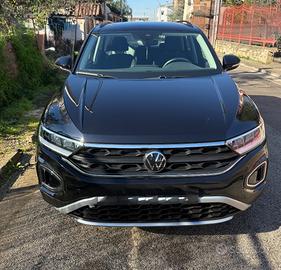 Volkswagen T roc 1000 life benzina anno 2024