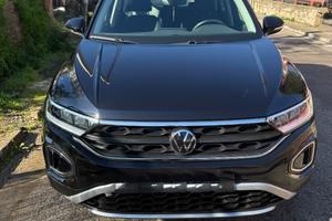 Volkswagen T roc 1000 life benzina anno 2024