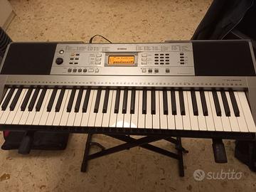 Tastiera Yamaha 61 tasti+ supporto + custodia