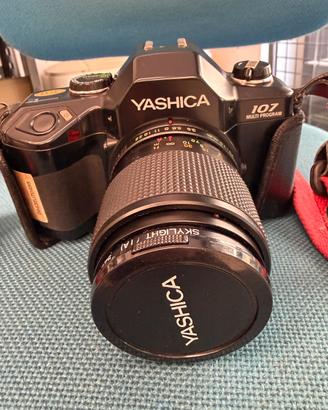 Macchina fotografica yashica 107 multi program r