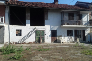 Casa semi indipendente da ristrutturare