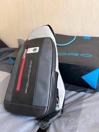 Zaino monospalla Piquadro porta tablet