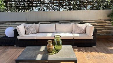 Divano da esterno e due puff