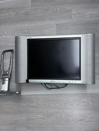 Tv SHARP AQUOS 20” + piedistallo + supporto
