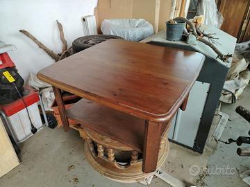 Tavolino basso in legno massiccio
