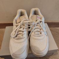 scarpe Adidas numero 39 1/3