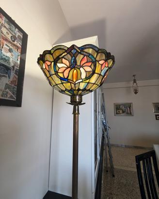 lampada da terra (piantana) in stile Tiffany