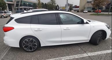 auto Ford focus