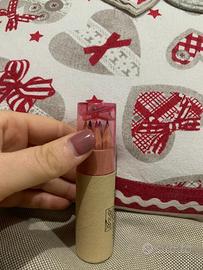 Set nuovo con colori e temperamatite