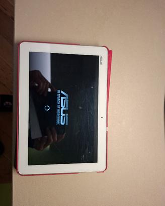 Tablet ASUS K01 E con custodia