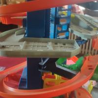 HOTWHEELS CITY MEGA T - REX