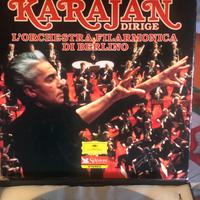 Karajan dirige l’orchestra filarmonica di Berlino